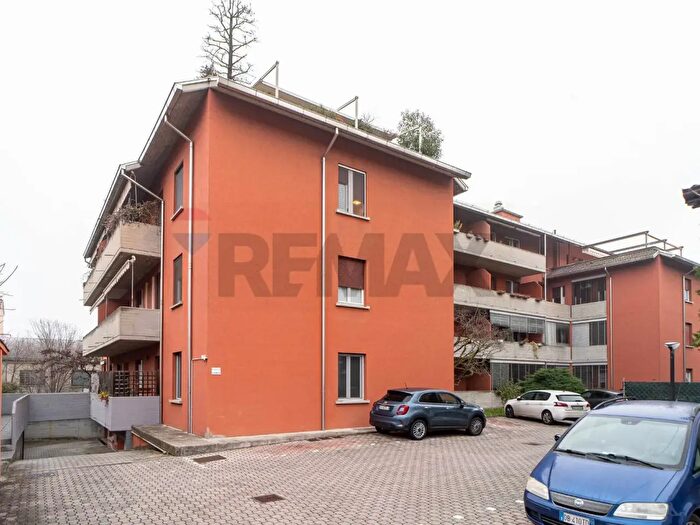 Appartamento trilocale in vendita in Via Emilia Est, Parma