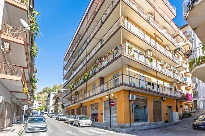 Appartamento quadrilocale in vendita in Via Cristoforo Colombo, Capo DOrlando