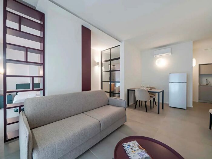 Appartamento monolocale in affitto in Via Felice Casati, Milano