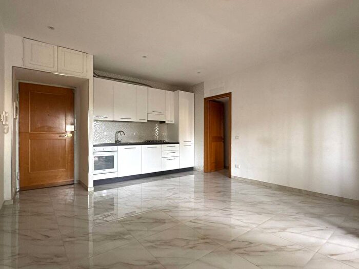 Appartamento bilocale in affitto in Via Cassia, Tomba di Nerone, Roma