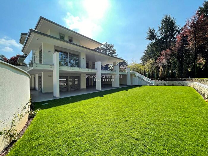 Casa con 6 locali in affitto in Via Alcide De Gasperi, Campofiorenzocalifornia, Casatenovo