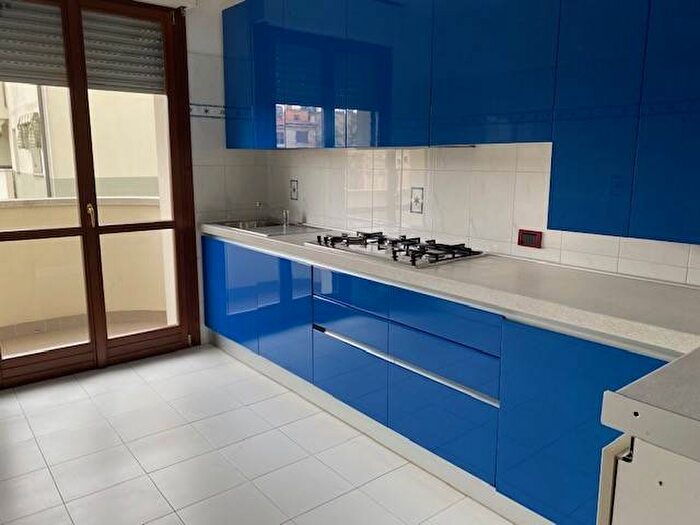 Appartamento trilocale in affitto in Via Pace Di Lodi, Fanfani, Lodi