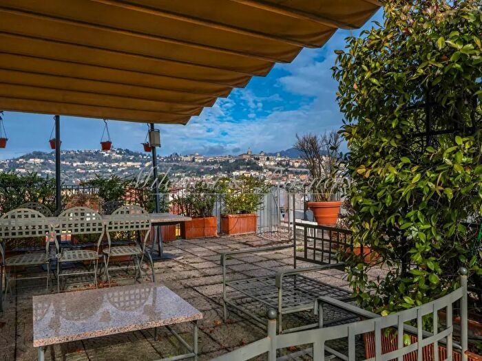 Appartamento quadrilocale in vendita in Via Lattanzio Querena, Bergamo