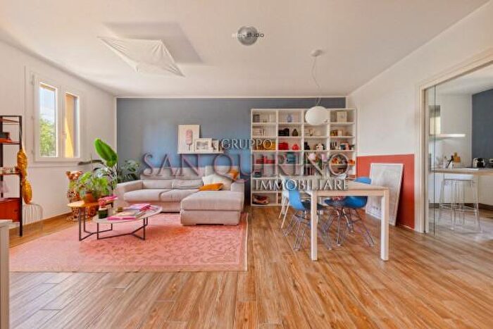 Casa quadrilocale in vendita in Via Budrio, Correggio