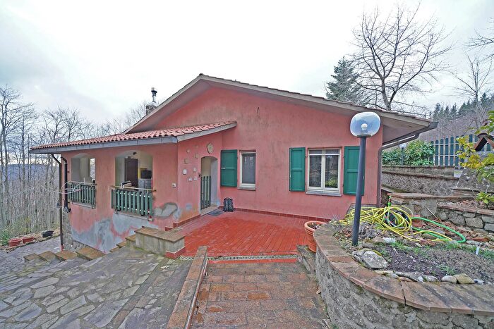 Casa trilocale in vendita in Santa Fiora