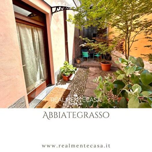 Appartamento trilocale in vendita in Viale Giuseppe Mazzini, Abbiategrasso