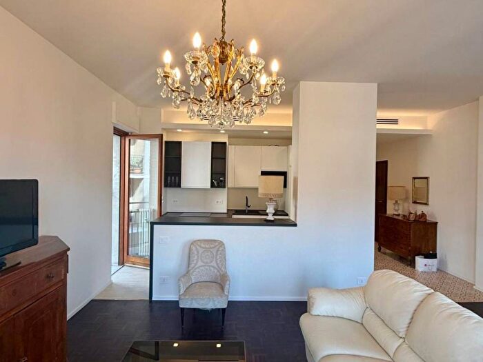 Appartamento trilocale in affitto in Via Francesco Crispi, Valduce Crispi, Como