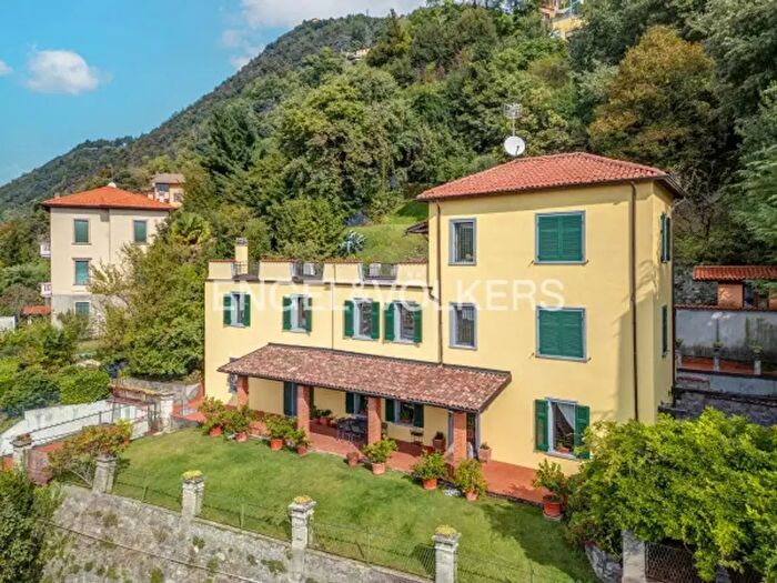 Casa con 6 locali in vendita in Como