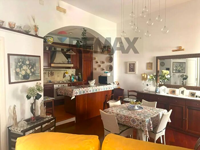 Casa con 5 locali in vendita in Via Porta Antica, Trani