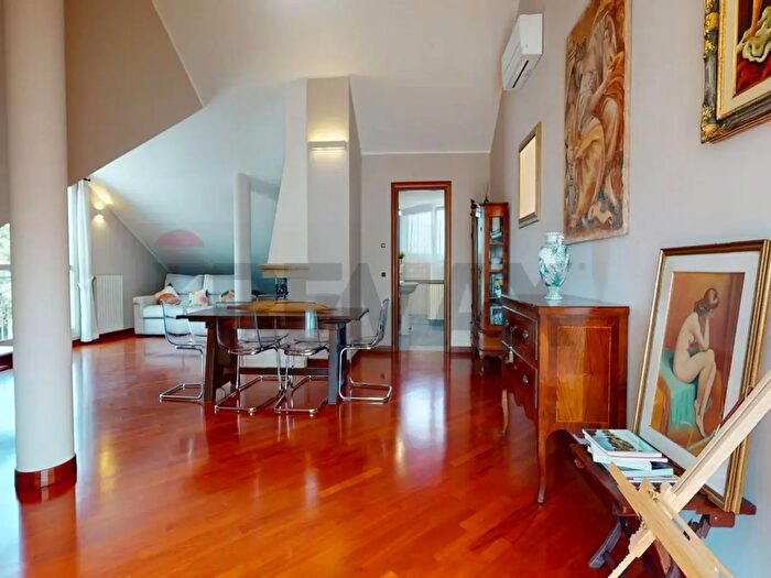 Appartamento con 6 locali in vendita in Padova