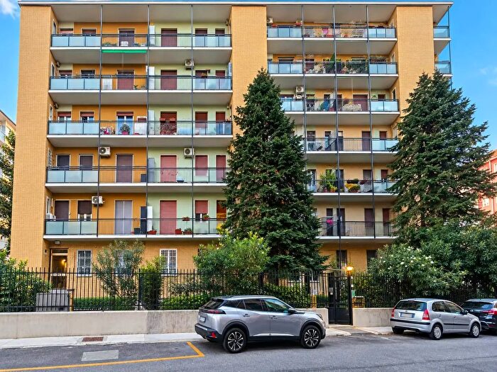 Appartamento bilocale in vendita in Via Barelli, Milano