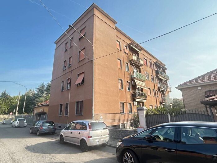 Appartamento trilocale in vendita in Via Giuseppe Rovani, Desio