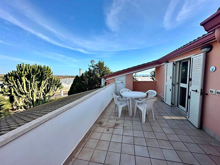 Appartamento trilocale in vendita in Cda Maulli, Ragusa