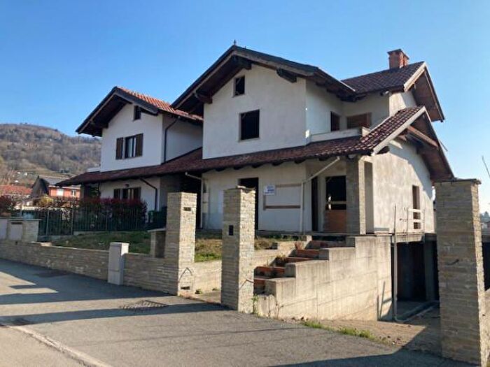 Casa quadrilocale in vendita in Luserna San Giovanni