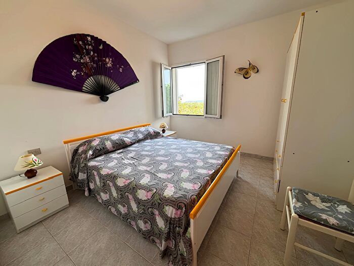 Appartamento bilocale in vendita in Via Lu Calteri, Trinità dAgultu e Vignola