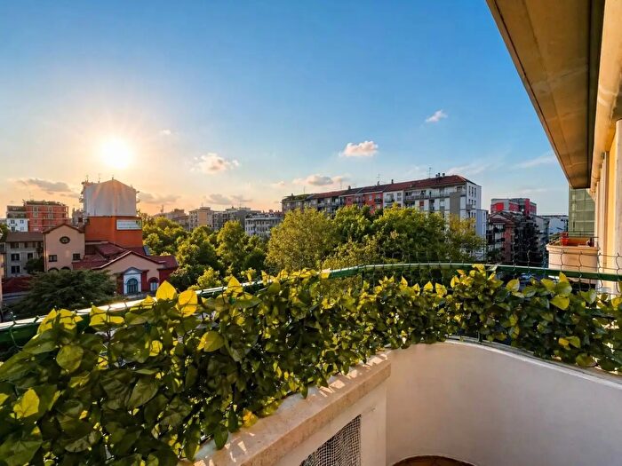 Appartamento bilocale in vendita in Viale Corsica, Milano