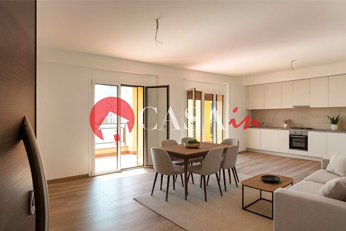 Appartamento con 5 locali in vendita in Largo Arcipeschieri, Messina