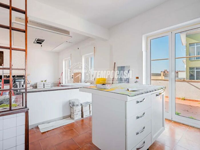 Appartamento quadrilocale in vendita in Via Monastir, Fiumicino