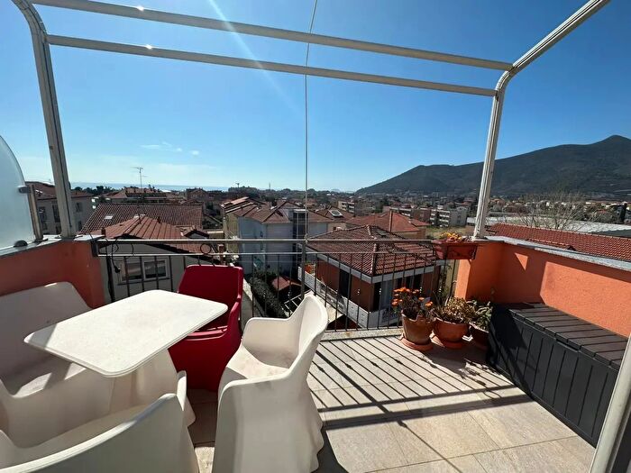 Appartamento bilocale in affitto in Via Guido Gozzano, Loano