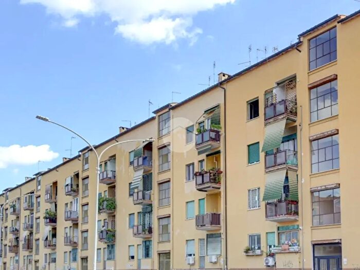 Appartamento quadrilocale in vendita in Via Corinto, Roma
