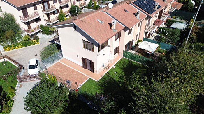 Casa quadrilocale in vendita in Via Santa Maria, Labico