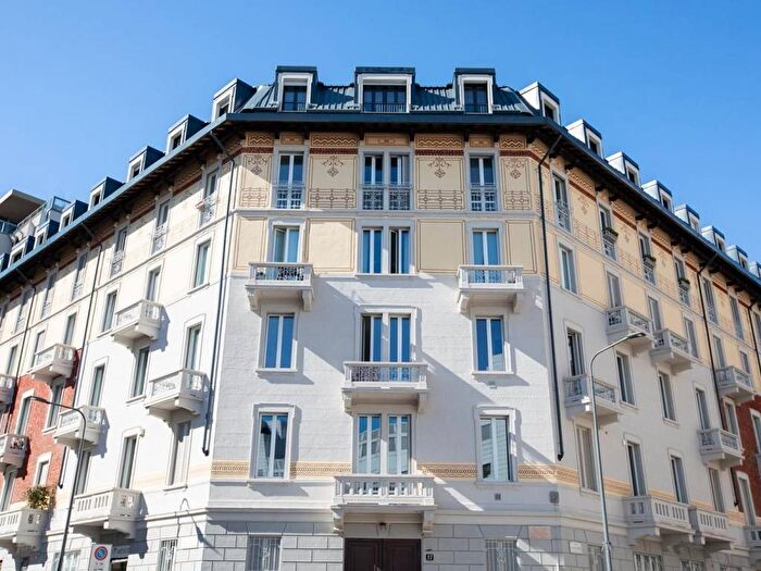 Appartamento con 5 locali in affitto in Via Romolo Gessi, Washington, Milano