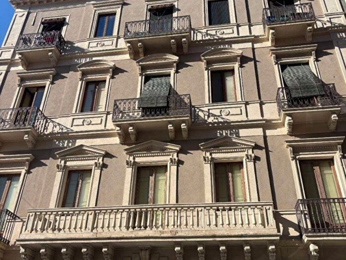 Appartamento quadrilocale in affitto in Via Umberto I, XX Settembre Tribunale, Catania