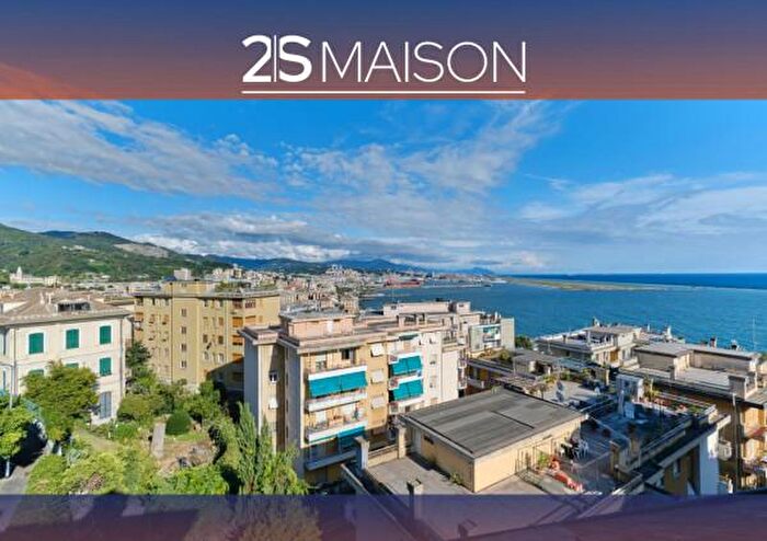 Casa con 6 locali in vendita in Viale Giorgio Modugno, Genova