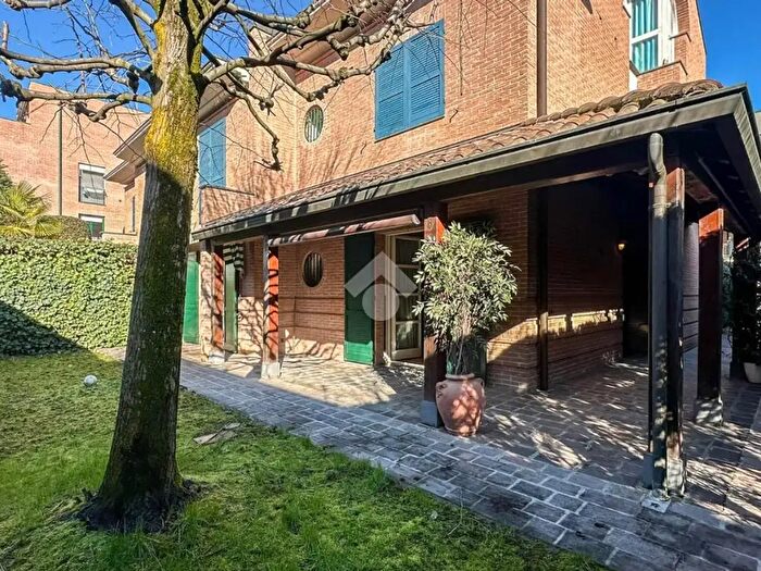 Casa con 6 locali in vendita in Via Giorgio La Pira, Carpi