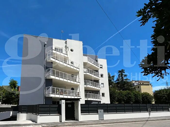 Appartamento con 5 locali in vendita in Via Varignana, Bologna
