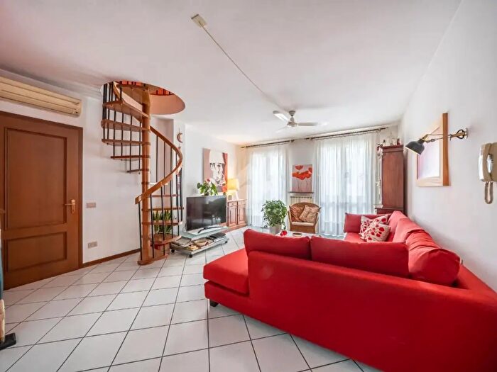 Appartamento trilocale in vendita in Piazza della Bilancia, Campogalliano