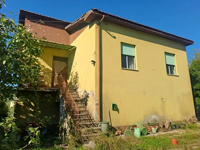 Casa con 9 locali in vendita in Strada di Cecanibbio, Amelia