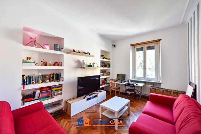 Appartamento trilocale in vendita in Via Giacinto Carena bis, Torino