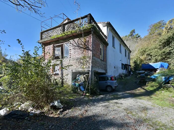Casa quadrilocale in vendita in Via Provinciale Bottagna, Vezzano Ligure