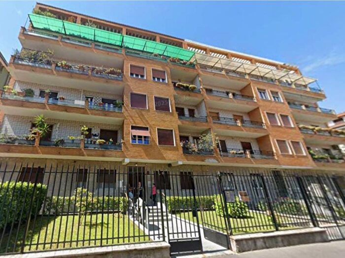Appartamento trilocale in affitto in Via Gaetana Agnesi, Porta Romana Medaglie dOro, Milano