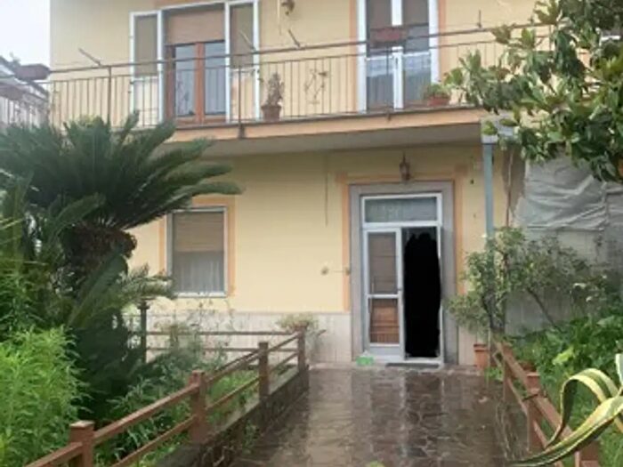 Casa con 5 locali in vendita in Via Imperia, Albanella