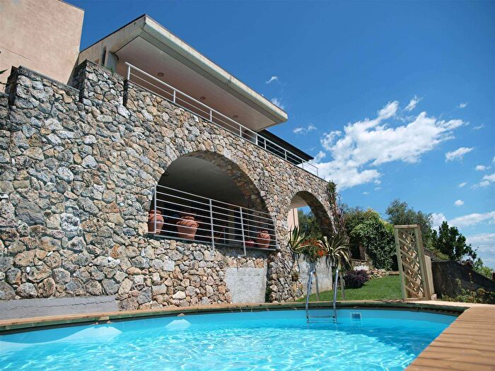 Casa con 10 locali in vendita in Massarosa