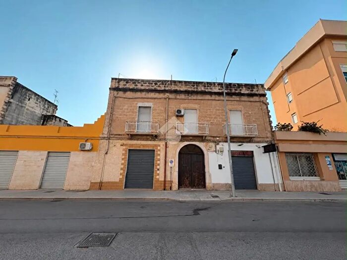 Appartamento trilocale in vendita in Via Orti, Trapani