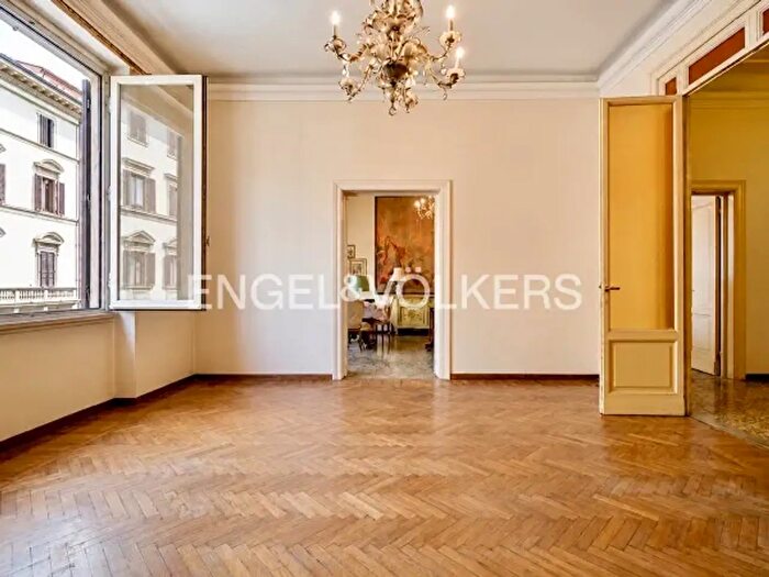 Appartamento con 6 locali in vendita in Via Cristoforo Landino, Firenze