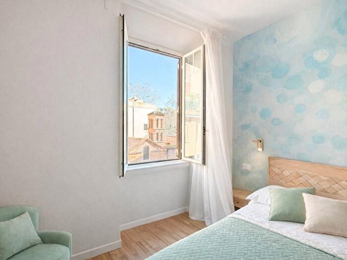 Appartamento trilocale in affitto in Via dei Genovesi, Trastevere, Roma