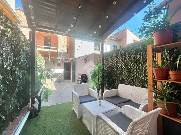 Casa quadrilocale in vendita in Via Vittorio Emanuele II, Poggio A Caiano