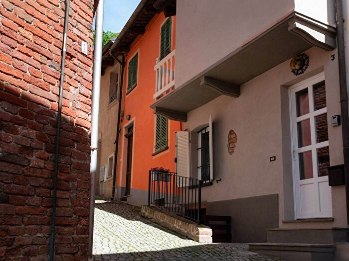 Casa bilocale in affitto in Piazza Roma, Centro, Govone