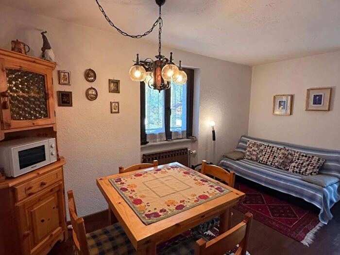 Appartamento trilocale in affitto in Strada Margherita, Centro, Courmayeur