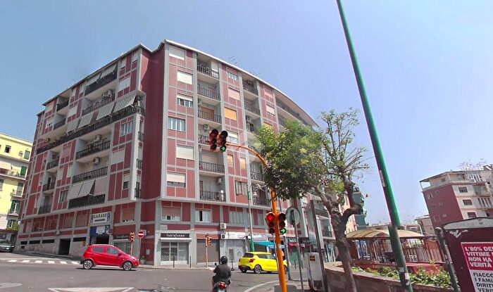 Appartamento quadrilocale in vendita in Via Giacinto Gigante, Napoli