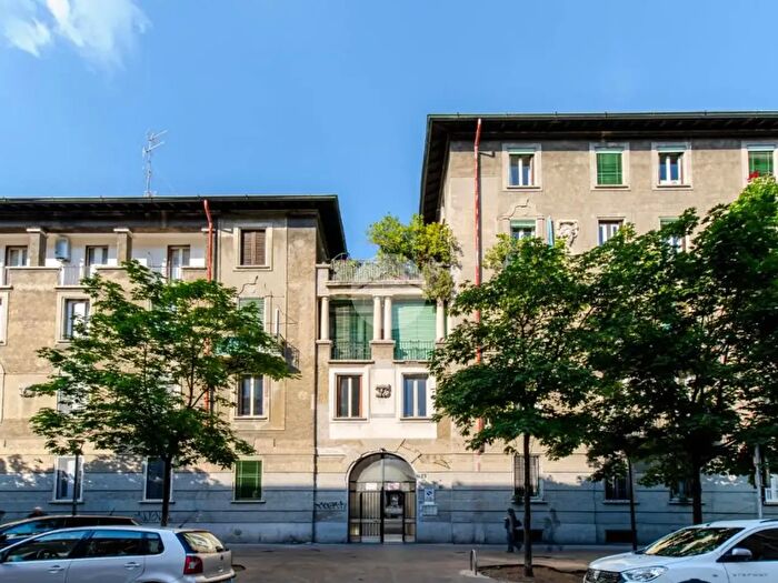Appartamento trilocale in vendita in Via Giovanni Ambrogio De Predis, Milano