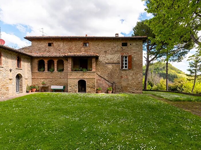 Casa con 12 locali in vendita in Via San Rufillo, Casola Valsenio