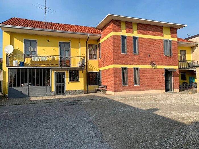 Casa con 10 locali in vendita in Via Vecchia per Cilavegna Vigevano, Vigevano