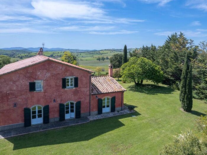 Casa con 6 locali in affitto in Magliano in Toscana