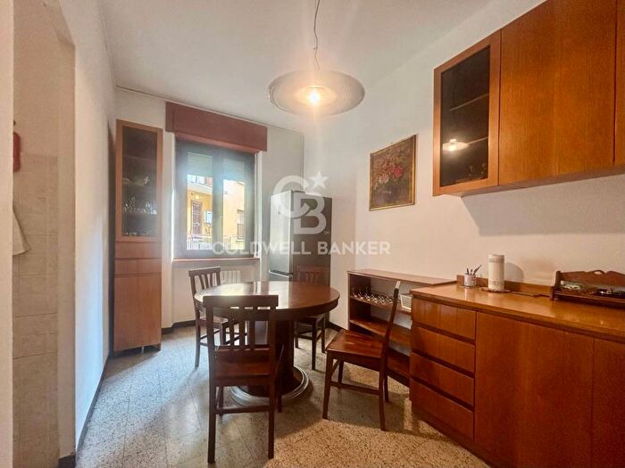 Appartamento quadrilocale in affitto in Via Alserio, Isola, Milano