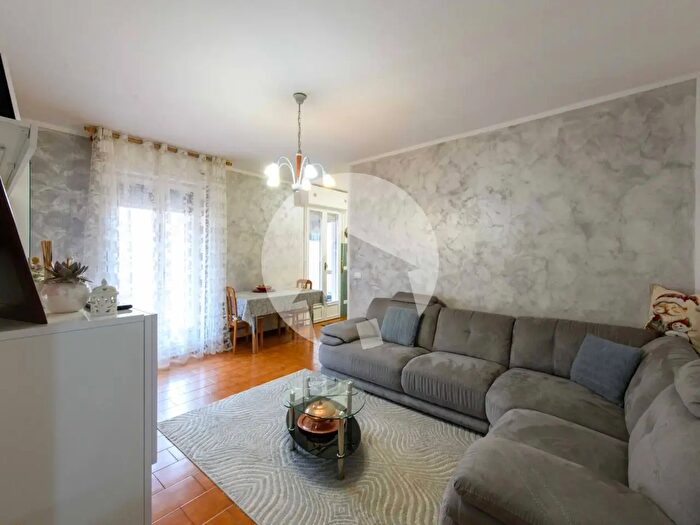 Appartamento trilocale in vendita in Via Zambonini, Reggio Emilia